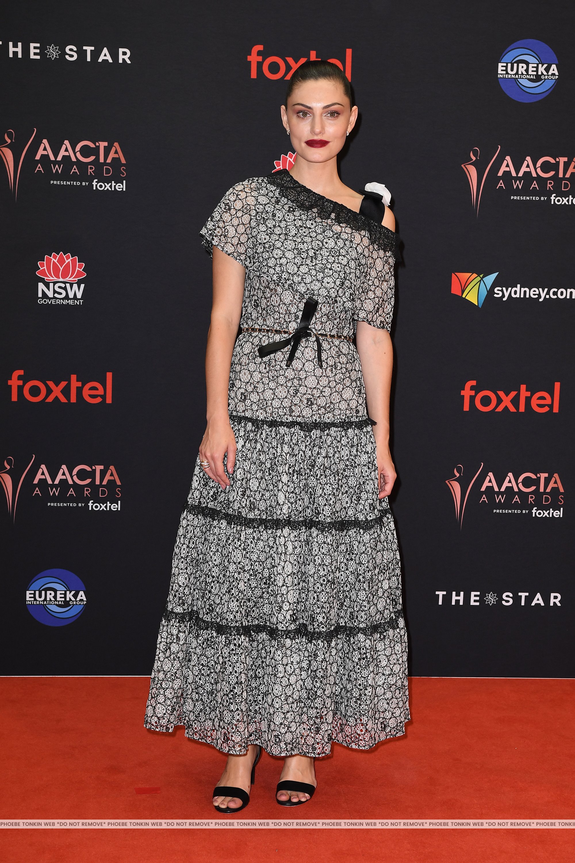 December 4th - The 9th Annual AACTA Awards - 017 - Phoebe Tonkin Web